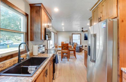 Sioux Falls Casa | Sioux Falls Home Near Downtown 2 Living Areas!