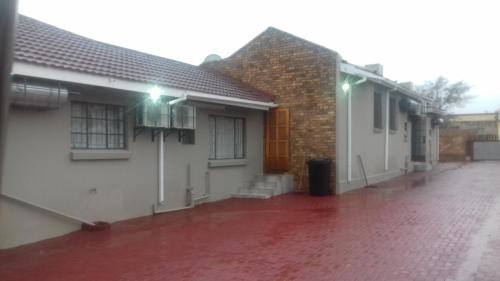 Emalahleni Casa | Sir Pinto Guesthouse