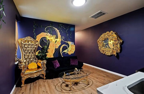 North Philadelphia East Apartamento | Siren's Cozy Cove w/Adult Playroom in Center CITY