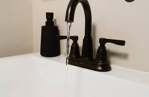 North Philadelphia East Apartamento | Siren's Cozy Cove w/Adult Playroom in Center CITY