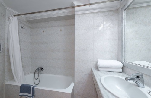 Petaloudes Complejo | Sirene Beach Hotel - All Inclusive