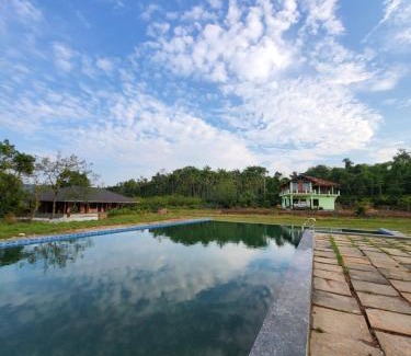 Mudigere Casa | Sirimane Homestay - Swimming Pool, Food, Near to Falls & Trek