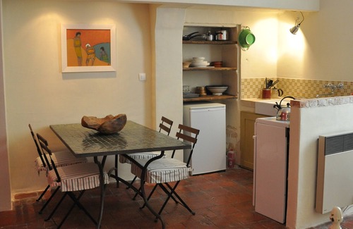 Barjac Apartamento | sirocco-Apartamento-Superior-Baño con bañera-Vista a la Calle