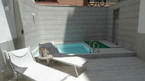 Portici Casa | Sisina Luxury Room Jacuzzi & Piscina