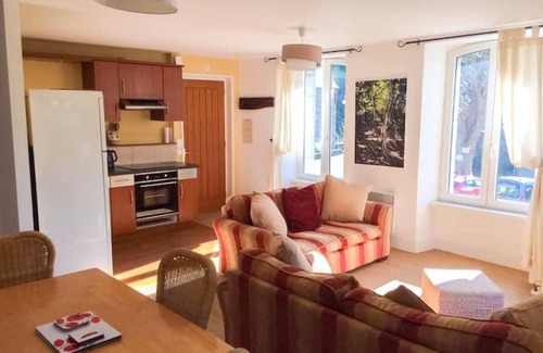 Lehon Apartamento | Sisley - Dinan, beautiful apartment with stunning views