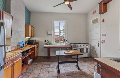 Mid-City Cama Y Desayuno | Site 61 Historic Guesthouse - 9 Rooms, 13 Beds