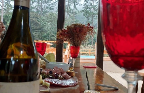 Marechal Floriano Casa | Site with trails overlooking Greater Vitoria, (pets accepted)