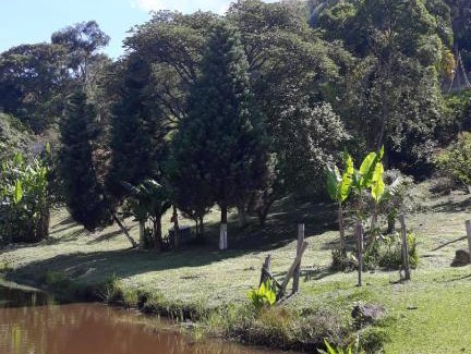 Salesopolis Casa | Sitio com piscina , e lago para pesca , churrasqu.