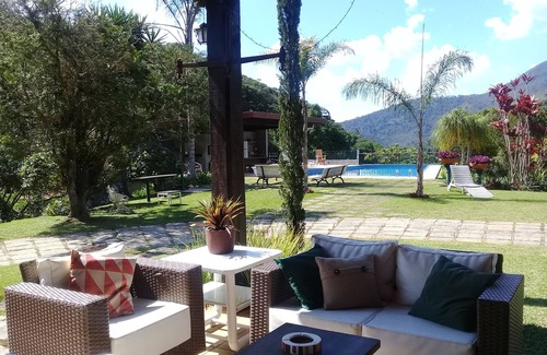 Teresopolis Casa | Maravilloso sitio con cancha de tenis, piscina y muy verde - km 16 de Tere-Fri