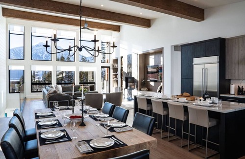 Revelstoke Casa | Sitka Spruce Mountain Chalet