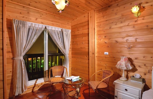 Lugu Casa | Sitou Flora's House B&B