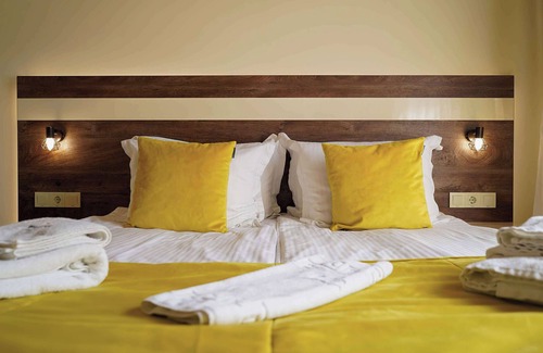 Banya Apartamento | Situated 6.3km from Bansko Guest House Wishmore in the new spa destination Banya