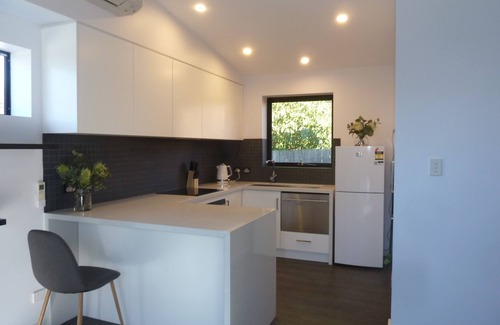 Bridport Apartamento | Situated across the road from the beach