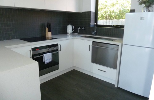 Bridport Apartamento | Situated across the road from the beach