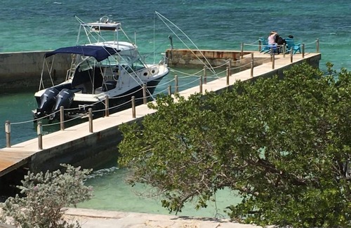 Nassau Casa | Situated on the Ocean Jacaranda Bay Villa