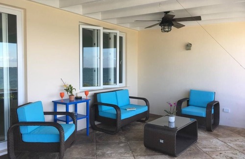 Nassau Casa | Situated on the Ocean Jacaranda Bay Villa
