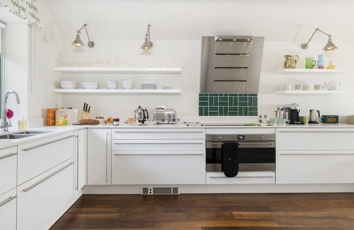 Bath Casa | Situated two miles south of the vibrant city of Bath, Barley Brake is the perfect Rural Retreat. The