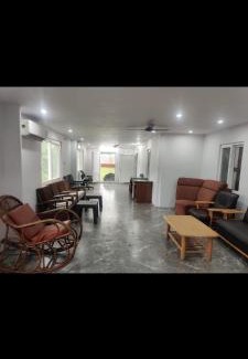Bhimunipatnam Cama Y Desayuno | Sivarama garden resort AC hall 50 members setting capacity,17 members nite stay kitty party's & functions , swimming pool & net criket turf bheemili bech to dorathota