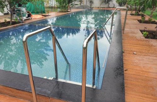 Bhimunipatnam Cama Y Desayuno | Sivarama garden resort AC hall 50 members setting capacity,17 members nite stay kitty party's & functions , swimming pool & net criket turf bheemili bech to dorathota