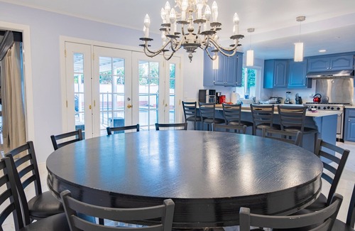 Southwest Anaheim Casa | Six Bedroom Room Mansion - minutes from Disneyland