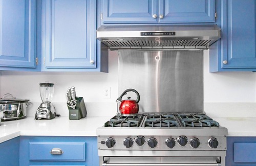 Southwest Anaheim Casa | Six Bedroom Room Mansion - minutes from Disneyland