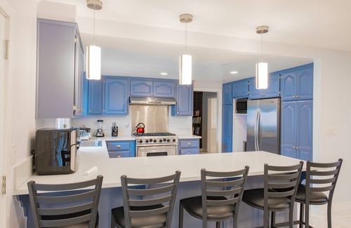 Southwest Anaheim Casa | Six Bedroom Room Mansion - minutes from Disneyland