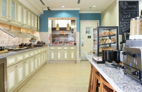 North Bergen Casa | Six miles from MetLife Stadium