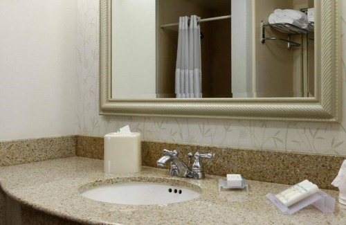 North Bergen Casa | Six miles from MetLife Stadium