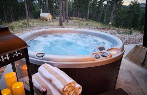 Deadwood Cabina | Six Pines Lodge near Spearfish, SD