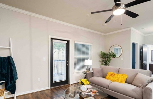 Wetmore Apartamento | SixFlags/RIM/LaCantera/Shopping/TheDominion/RestaurantsNearby