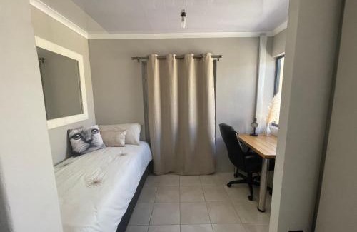 Cape Town Apartamento | Sixth Avenue Residence Halaal Accommodation Cape Town