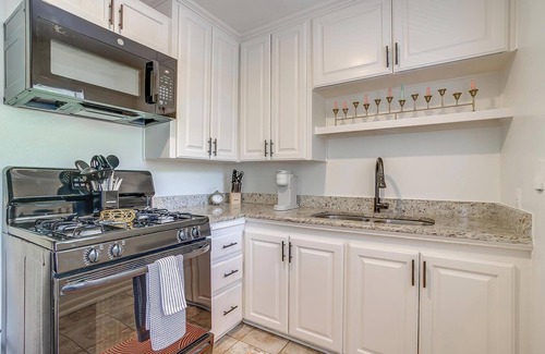 Monticello Apartamento | Sixth St. Hideaway- Walking Distance to 7th!