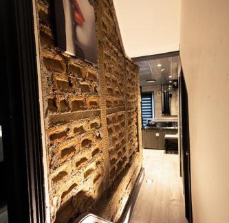 Hillrise Apartamento | Sizzling London Studio with Jacuzzi & Private Bath