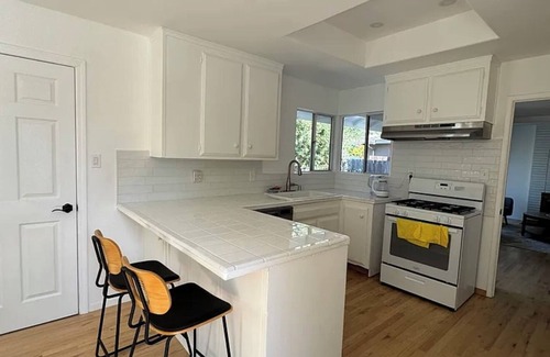 South San Jose Casa | SJ Travelers dream home! Spacious 4bed 4bath house in a quiet neighborhood.