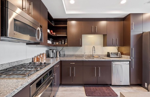 City West Condominio | SK-Living DTLA 2 Story Loft with a Balcony