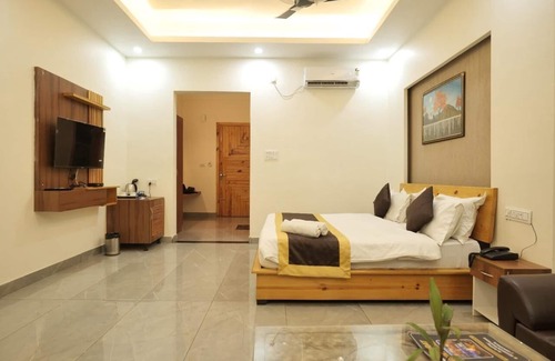 Sector 14 Hotel | Sk Premium Park Gurgaon