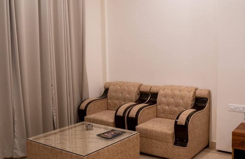 Sector 14 Hotel | Sk Premium Park Gurgaon