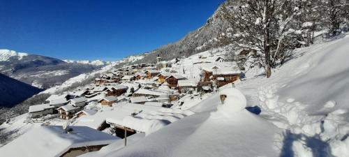 Great Alpine Road Chalet De Esquí | Ski Chalet - Chez Helene Ski fb