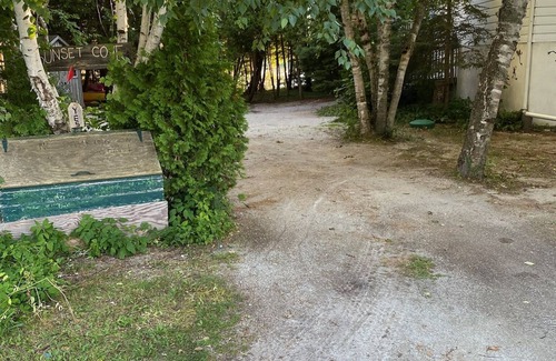 Saugeen Shores Cabaña | Ski chalet right on ski club property!