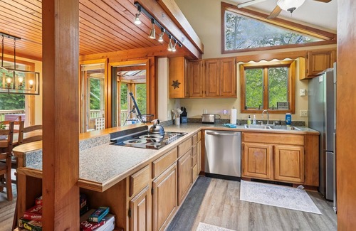 Northface Casa | Ski easiest access to Salamander Trail!