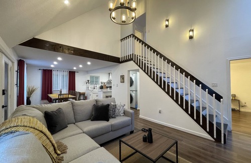 Tobyhanna Cabaña | Ski-golf cottage, wood fireplace