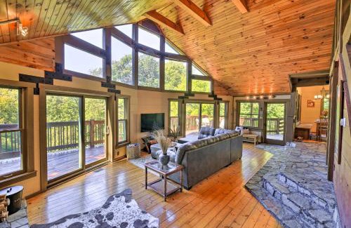 Banner Elk Casa | Ski, Hike, and Visit Vineyards Banner Elk Cabin
