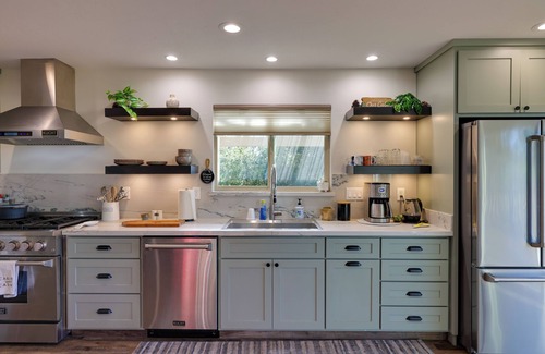 Tuolumne Casa | Ski, Hike & Fish: Mtn-View Gem w/ Deck in Tuolumne
