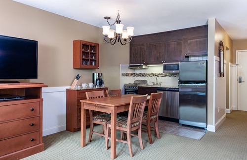 West Dover Apartamento | Ski-In 1BR | Spacious With Murphy Bed