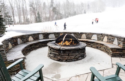 West Dover Apartamento | Ski-In 1BR | Spacious With Murphy Bed