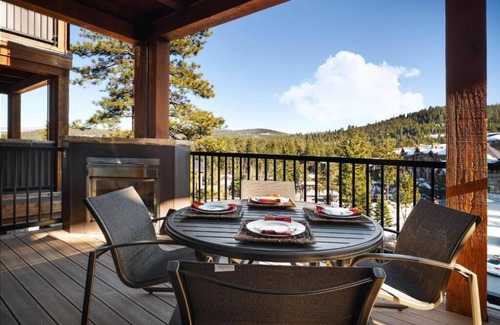Truckee Complejo | Ski In and Ski Out at Hyatt Northstar Lodge in Luxury 2 Bedroom Villa