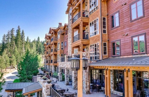 Truckee Complejo | Ski In and Ski Out at Hyatt Northstar Lodge in Luxury 2 Bedroom Villa