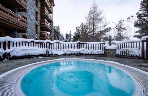 Bourg-Saint-Maurice Apartamento | Apartamento a pie de pistas, 4 hab, 10 pers, piscina, jacuzzi, WiFi