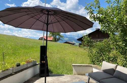 Schoenried Apartamento | Ski-In Ski-Out, acogedor apartamento típico suizo