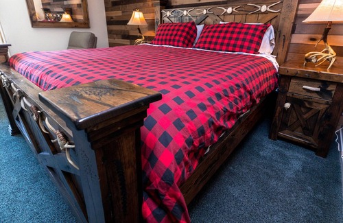 Kirkwood Hotel | SKI IN-SKI OUT - King Bed - Hotel Room @ KirkwoodVillage w Mtn View